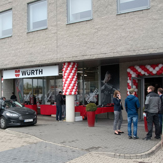 Otworzył największy sklep w Polsce